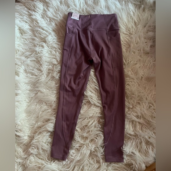 NWT Victoria's Secret High-Rise 7/8 Leggings Size 4 - Picture 4 of 7